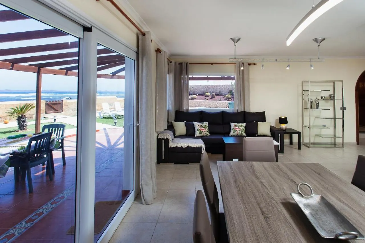 El Castillito, Beachfront Villa Corralejo 0*,